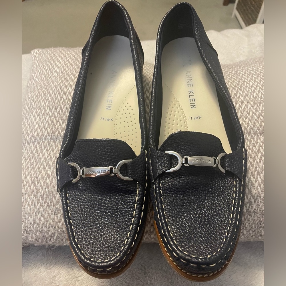 Anne Klein flex Navy Blue pebble leather Loafers 9.5